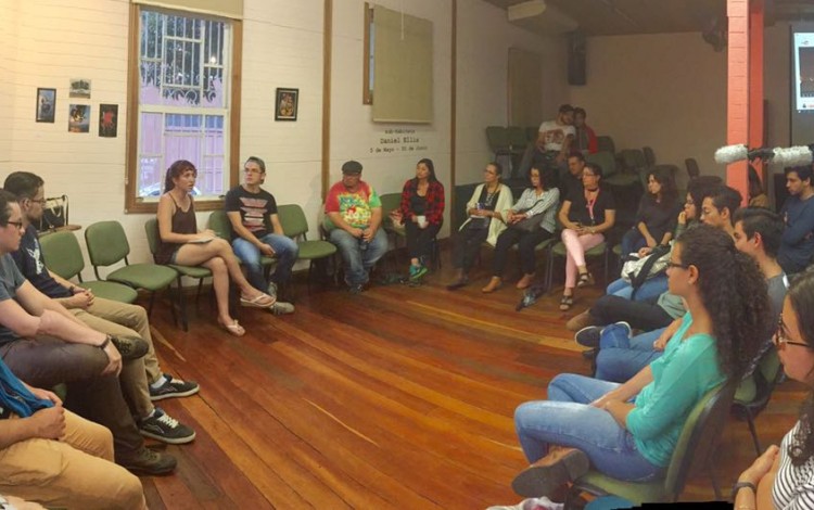 El conversatorio realizado en la Casa  Cultural Amón contó con la asistencia de estudiantes y docentes del TEC. (Foto: Paola Solano)