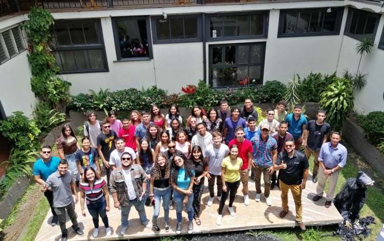 50 estudiantes del Centro Académico de Limón visitaron la Casa de la Ciudad.