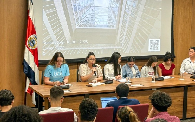 PRESIDENTAS DE FEDERACIONES UNIVERSITARIAS EN ASAMBLEA LEGISLATIVA