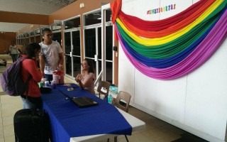 En el Centro Académico de Alajuela las personas se informaron sobre la Diversidad. (Foto: Paola Solano)