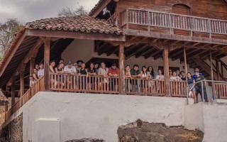 Jóvenes para la fotografía en la Casa de Santa Rosa 