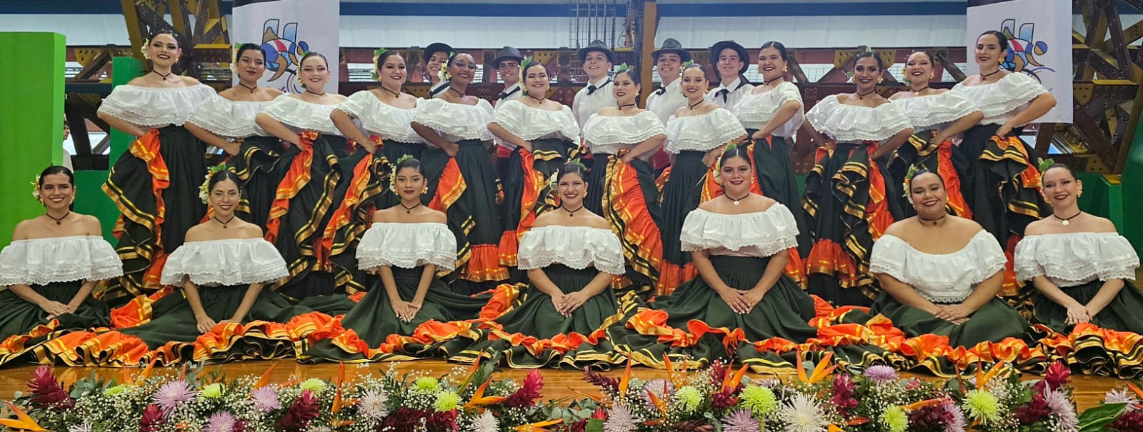 Grupo de baile folclórico "Flor de caña"