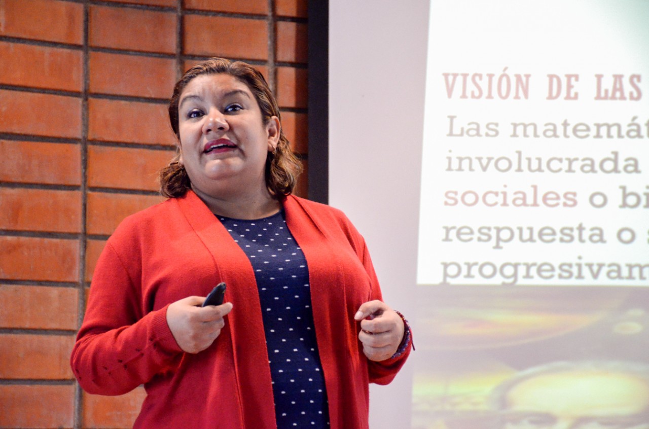 Ruth Rodríguez es profesora asociada del Departamento de Matemáticas y Profesora Investigadora de la Escuela Nacional de posgrado en Humanidades y Ciencias Sociales del TEC de Monterrey. Fotografía: Ruth Garita/TEC.