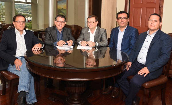 firma_convenio_universidad_peru_02