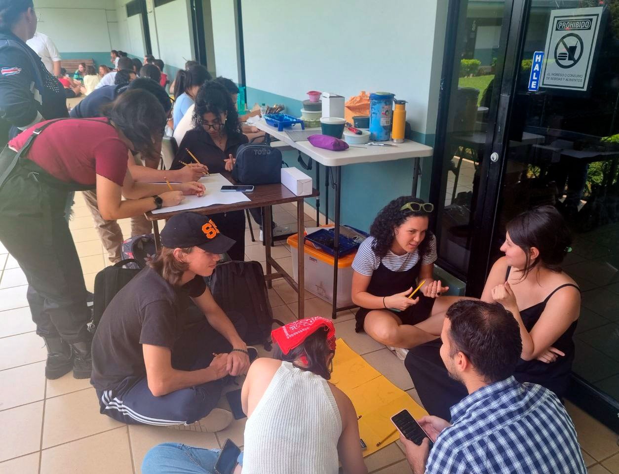 Imagen de estudiantes de computación