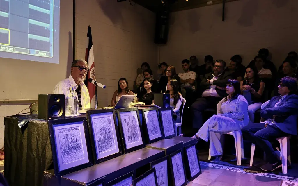 Exposición del artista en el escenario