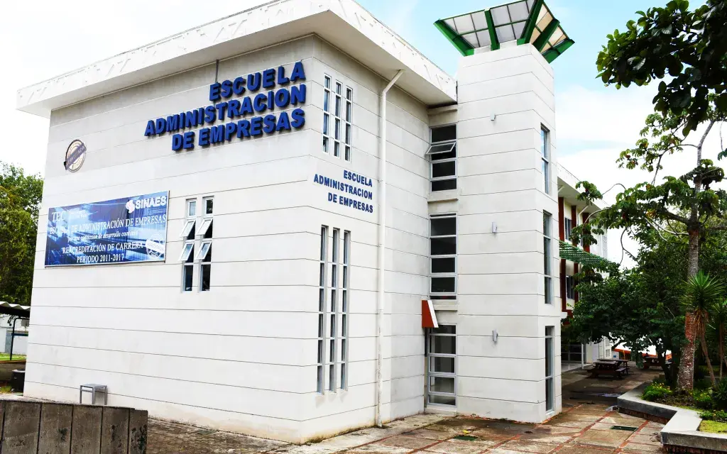 Escuela Administración Empresas TEC