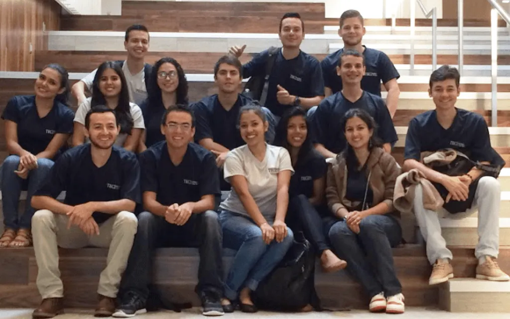 Estudiantes inglés CONARE