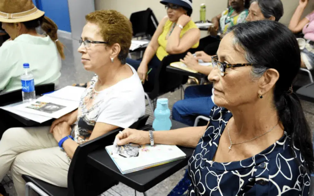 19 personas adultas mayores forman parte de la segunda generación del programa “TEC Emprende: Póngale vida a los años”