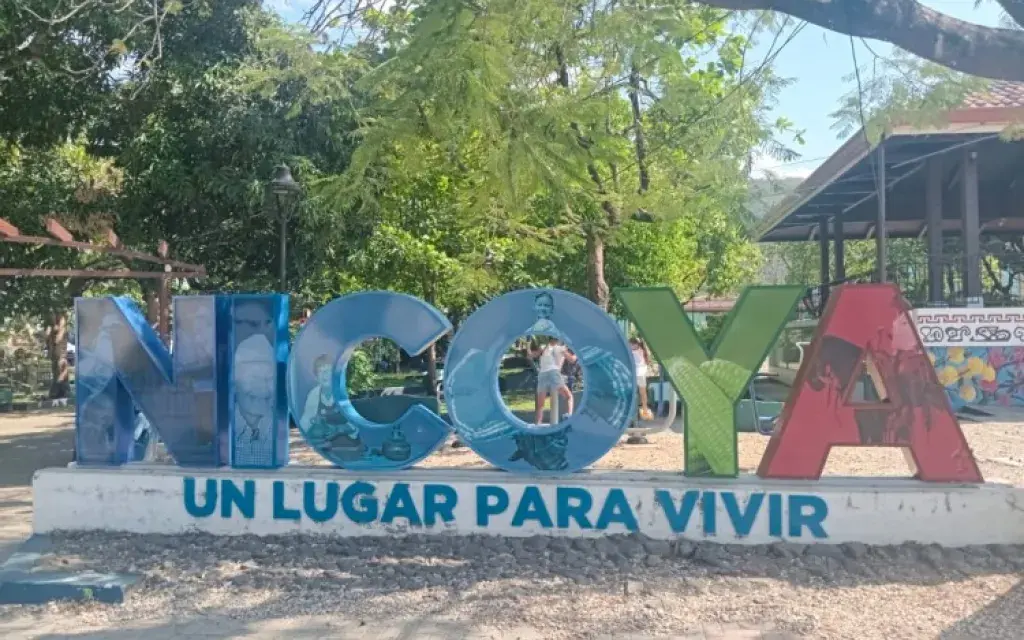 Parque central de Nicoya, Guanacaste. Fotografía cortesía de Luis Felipe Sancho Jiménez.