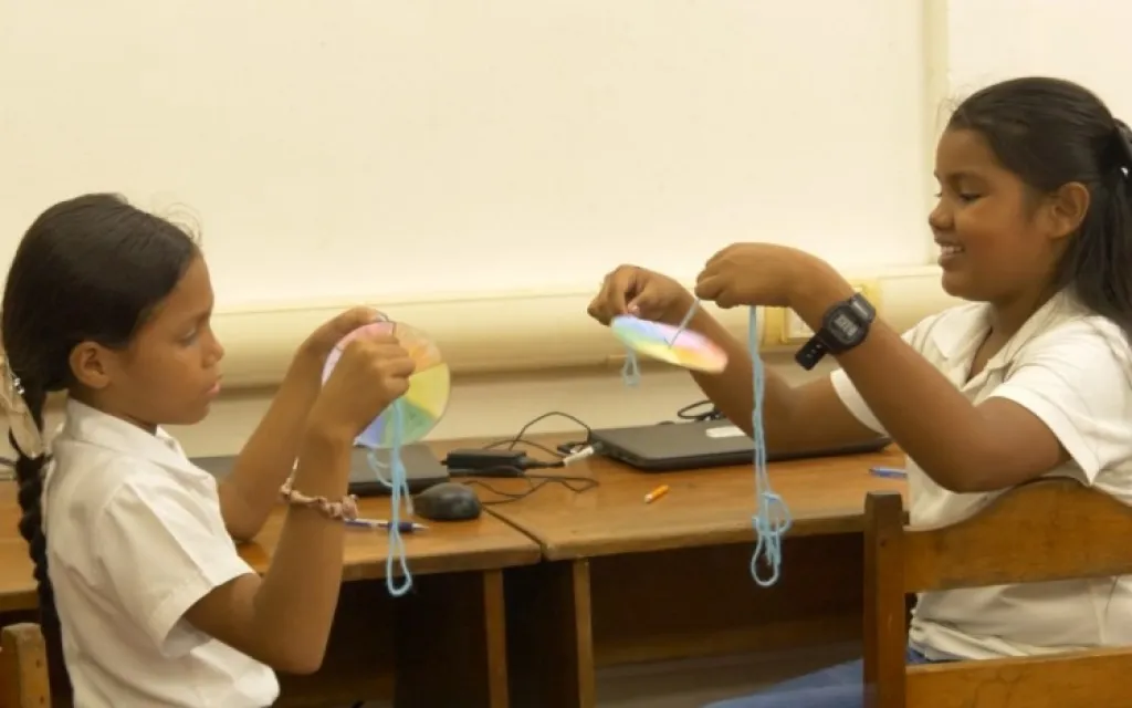 Fotografía de los participantes del evento