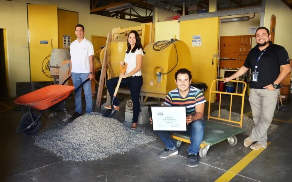Estudiantes construcción