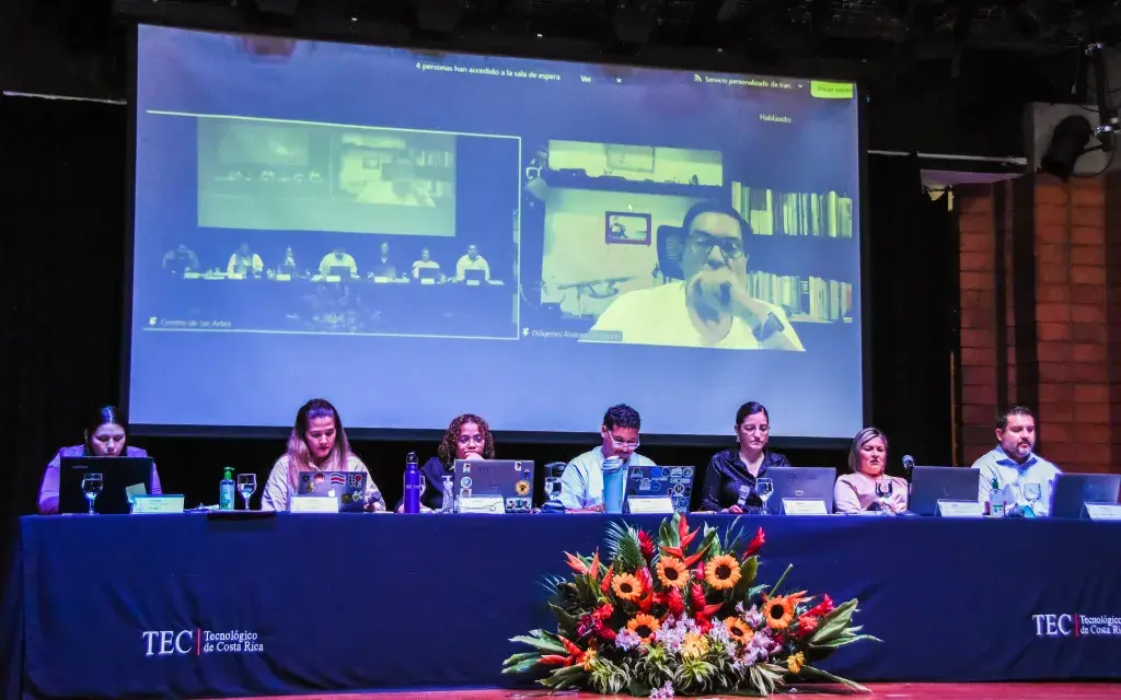 Imagen de la mesa principal del V Congreso