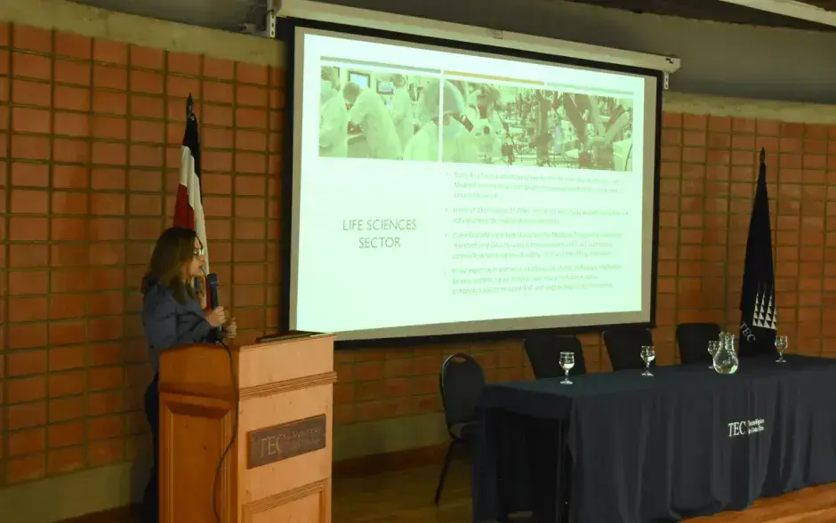 Fotografía de los participantes del evento