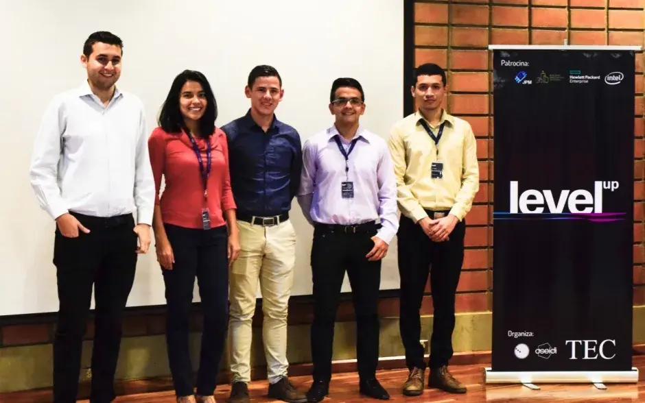 El segundo lugar lo obtuvo el equipo CEO.