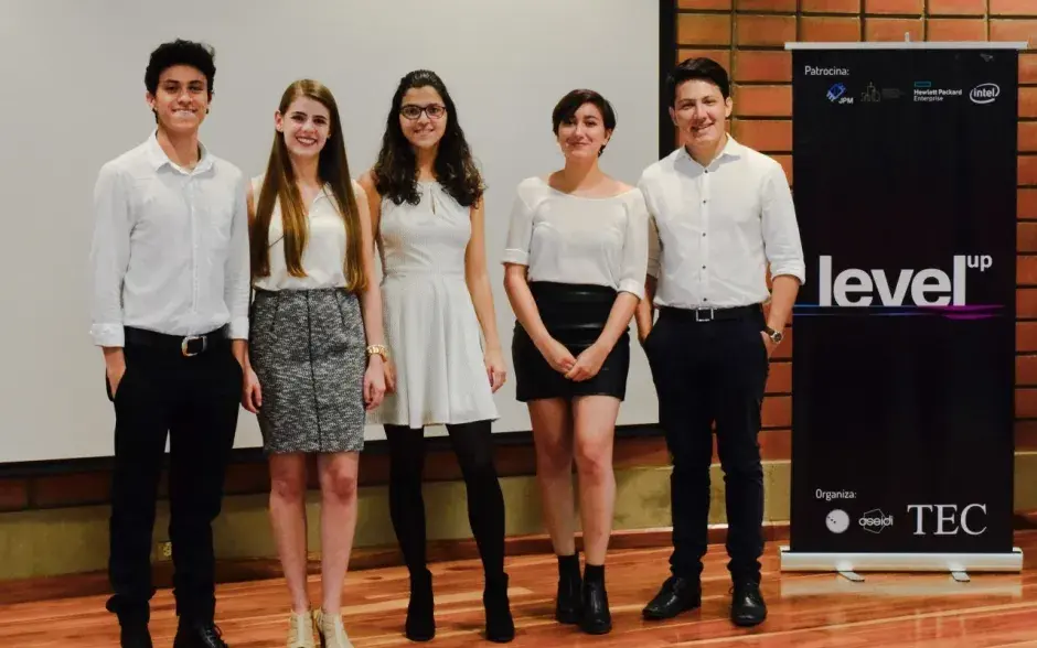 D-JAR-Tronix logró el tercer lugar.