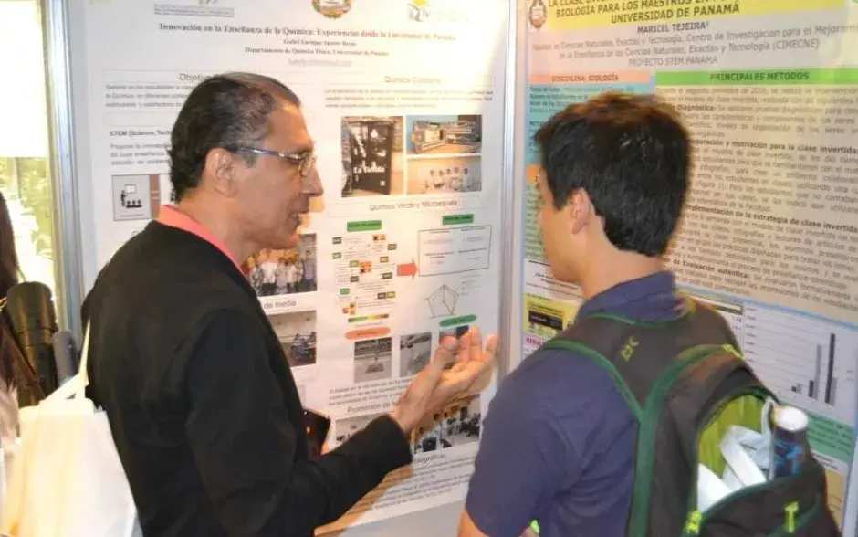 La presentación de afiches fue una de las modalidades en el Congreso.