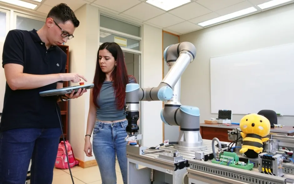 Estudiantes de mecatrónica