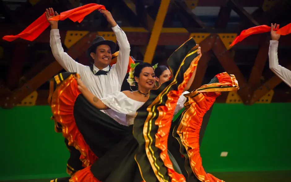 Compañía Folclórica Flor de Caña