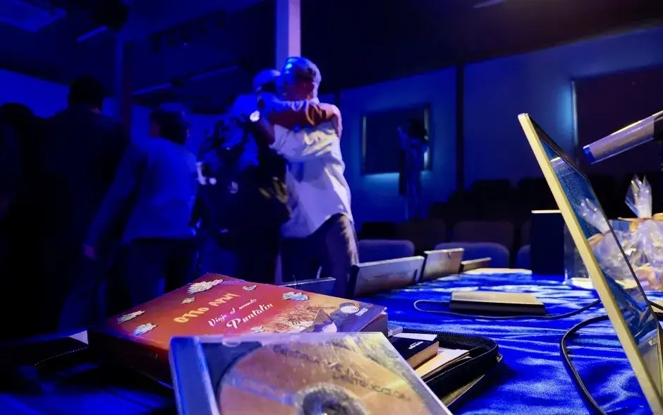 En Casa Cultural Amón, Otto Apuy Sirias compartió su visión sobre lo multimedia y la importancia de abrirse a distintos campos del conocimiento como parte de una formación integral.