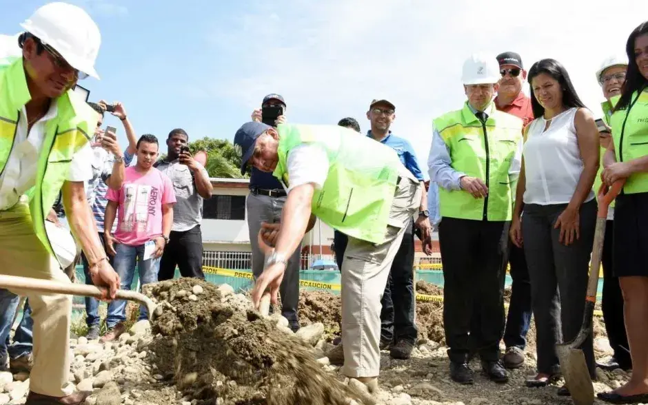 Etapas del Centro Académico de Limón