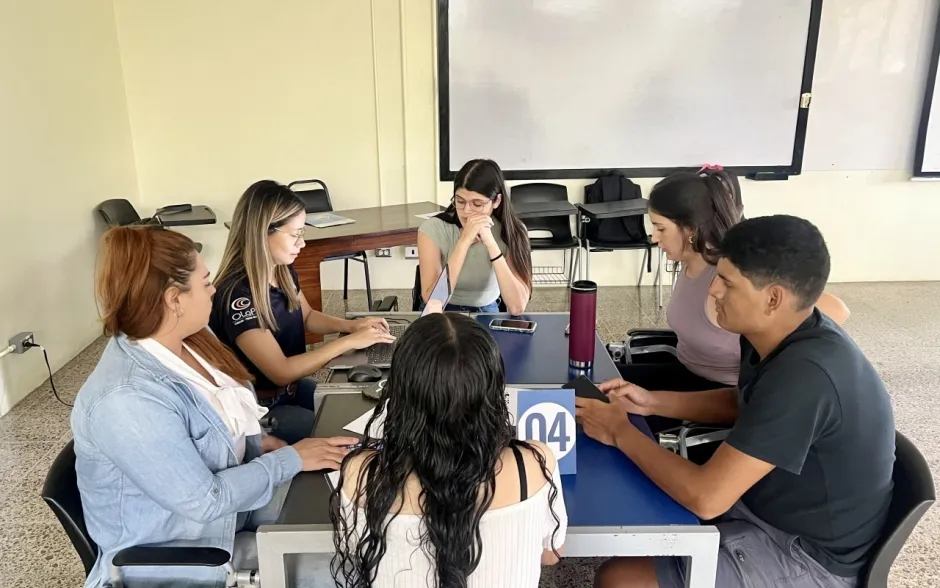 Fotografía de taller de recolección de opiniones