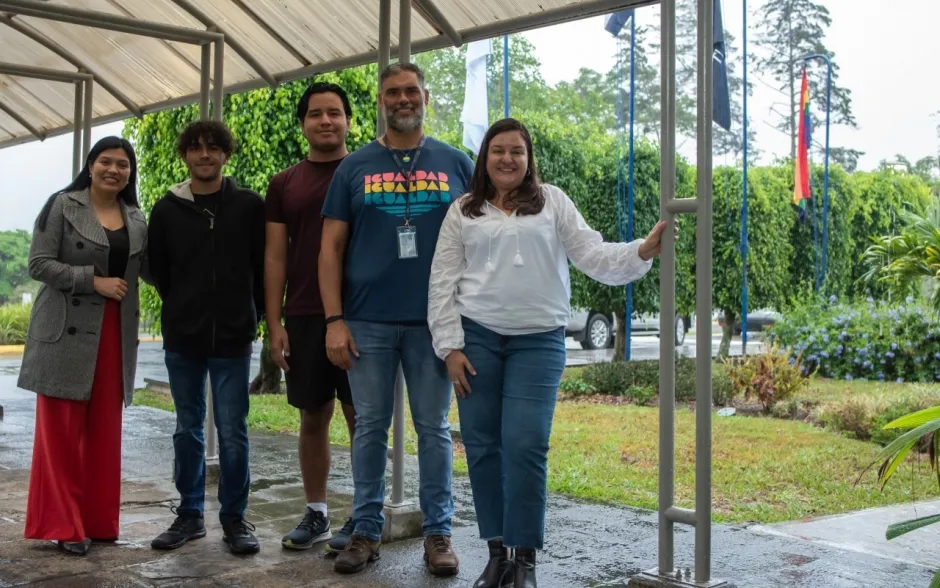 Fotografía de asistentes al evento