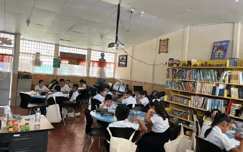 Niños en salón de clase
