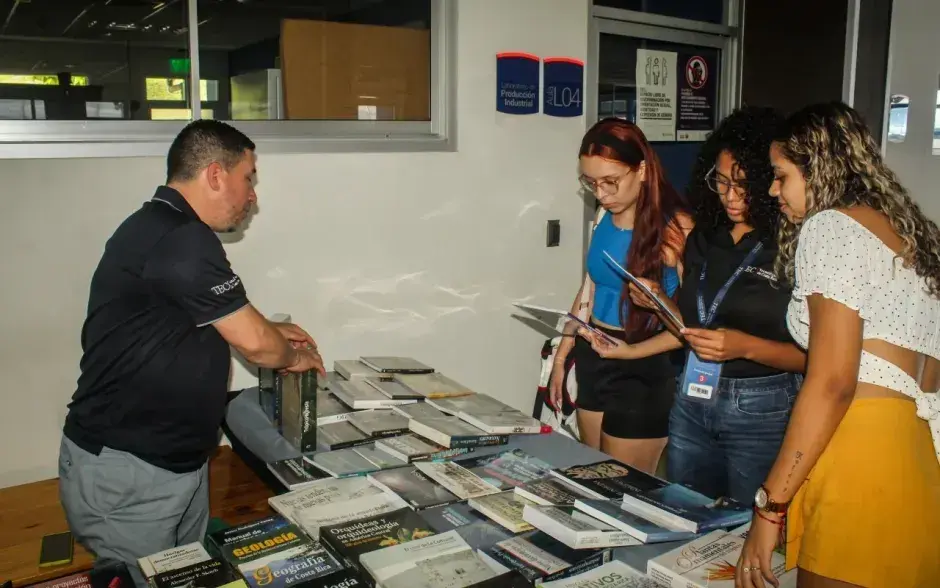 Fotografía bienvenida a primeros ingresos 2024