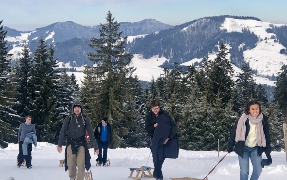 María Fernanda Quesada en salida con sus compañeros de laboratorio