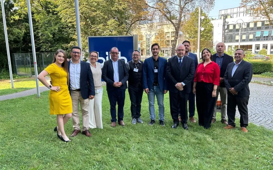 Fotografía de participantes del evento