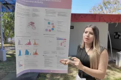 La estudiante Mariamalia Murillo desarrolla una investigación sobre péptidos antimicrobianos contra cándida