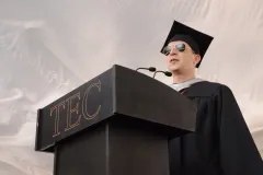 David Campos, estudiante de la Carrera de Ingeniería en Computación, quien fue el invitado especial, les brindó un mensaje motivador a todos los estudiantes de nuevo ingreso.