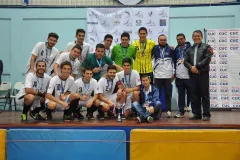futsala masculino en grupo celebrando el tercer lugar de juncos 2019