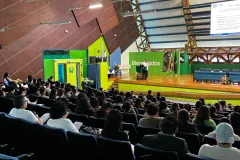 Conferencia contó con una amplia participación estudiantil