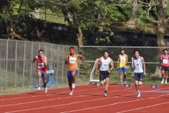 atletas en competencia
