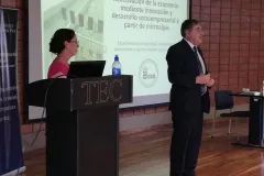 Charla en auditorio del TEC