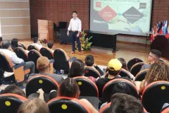 Charla en auditorio del TEC