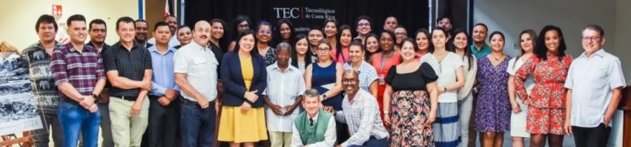 Fotografía de personal del TEC