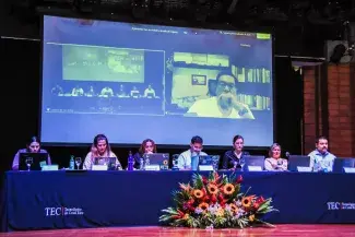 Imagen de la mesa principal del V Congreso