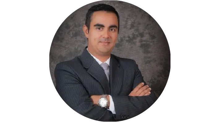 Dr. Freddy Ramírez Mora