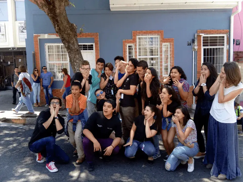 jóvenes en el festival