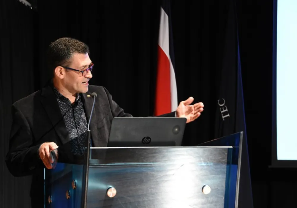 Dr. Dagoberto Arias
