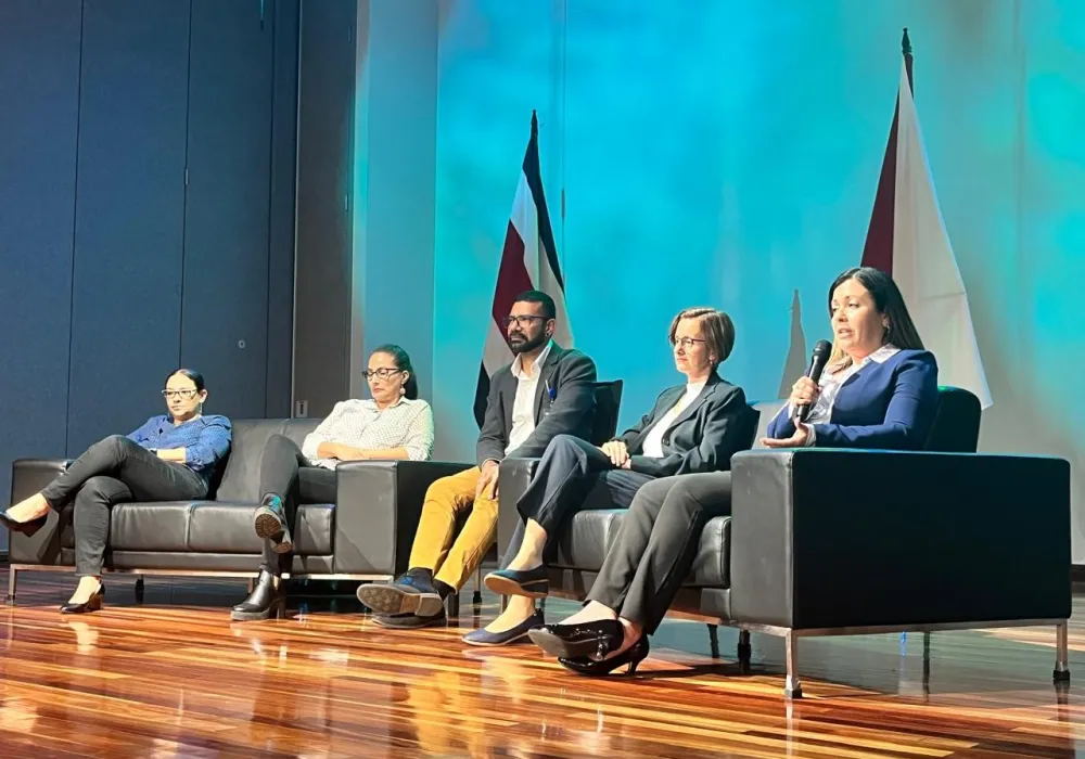 Fotografía de participantes del evento