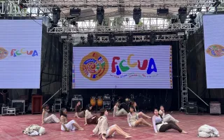 Grupo de bailarinas del grupo representativo Danza TEC en el Anfiteatro del CISE de la UNAH.