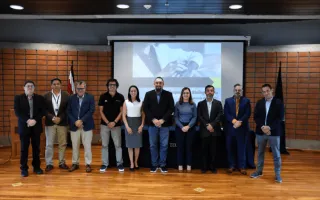 personeros del programa y expositores externos quienes acudieron al simposio