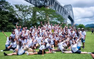 Fotografía de los participantes del evento