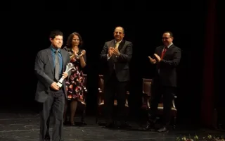 Vinicio Meza Premio