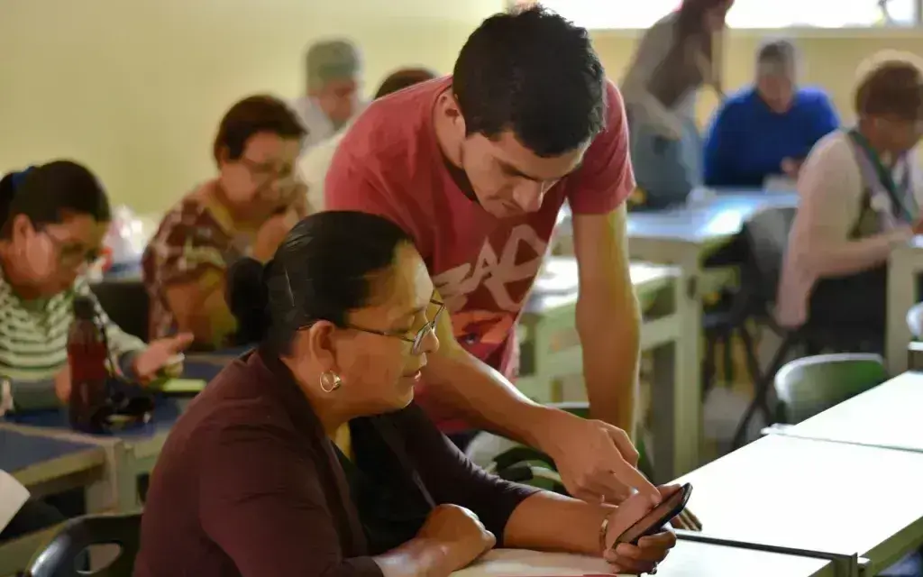 ESTUDIANTES
