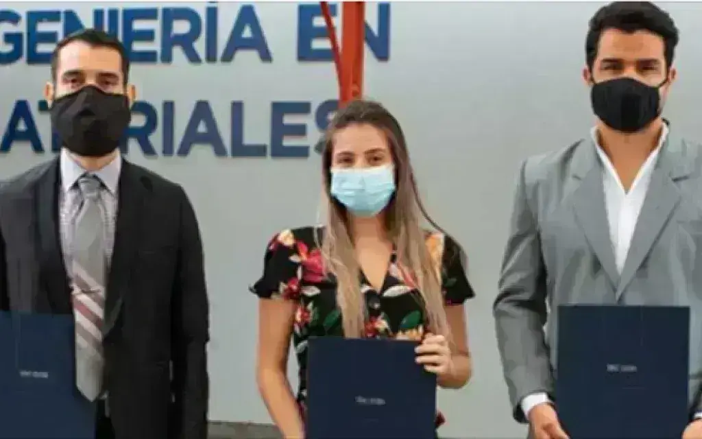 Estudiantes crean dispositivo médico que evita dolor de vejiga